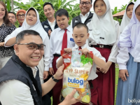 Hari Anak Nasional, BULOG Salurkan 500 Paket Beras bagi Siswa Penyandang Disabilitas