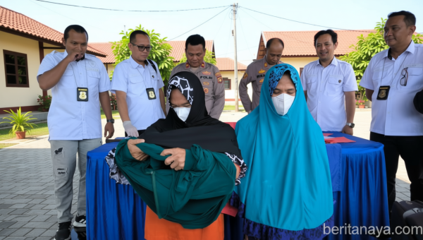 Historic Moment: Nyamar Jadi Perempuan, Dua Pencuri Satroni Rumah Kosong di Sako, Gasak Uang Puluhan Juta Rupiah